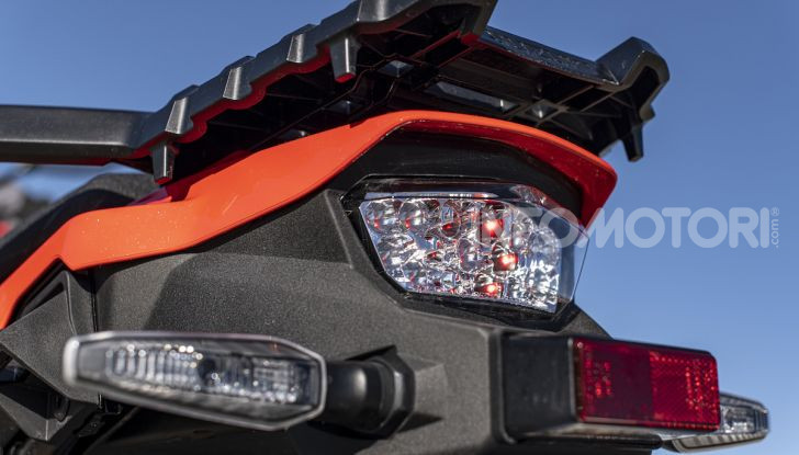 Test Ride Suzuki V-Strom 1050XT: la crossover che ama l’asfalto e non disdegna l’off-road - Foto 41 di 42