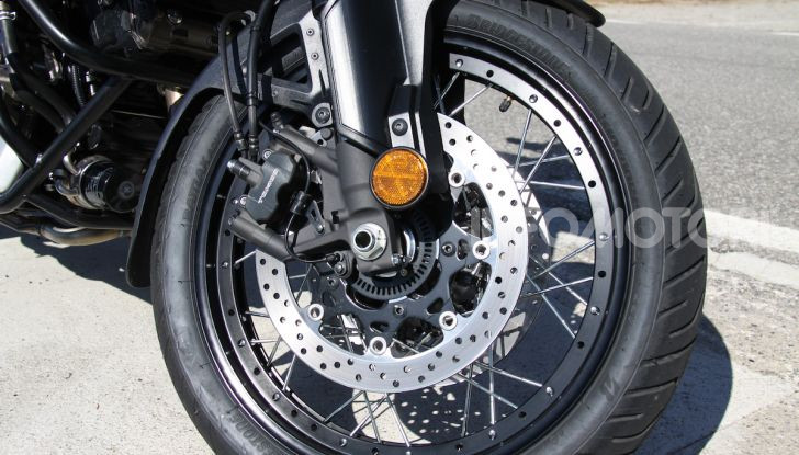 Test Ride Suzuki V-Strom 1050XT: la crossover che ama l’asfalto e non disdegna l’off-road - Foto 6 di 42