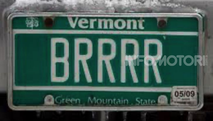 Targhe auto personalizzate, nel Vermont arrivano quelle con le Emoji - Foto 2 di 15