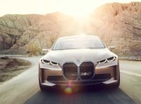 BMW i4: la berlina elettrica da 530 cavalli arriva entro fine 2021