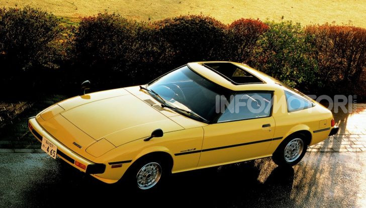 Mazda RX-7: dal 1978 sinonimo di gioia di guidare e leggerezza - Foto 4 di 6