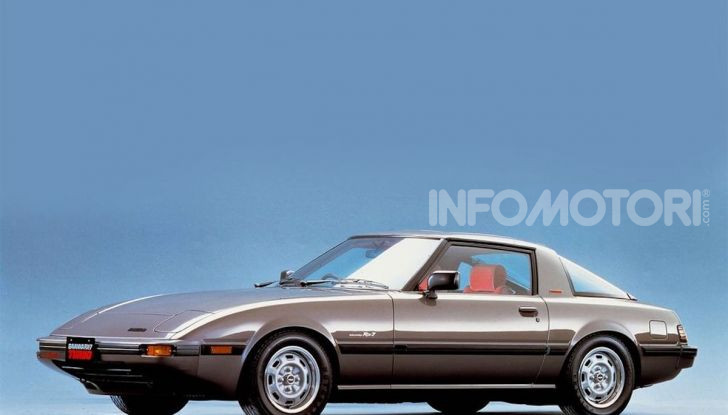 Mazda RX-7: dal 1978 sinonimo di gioia di guidare e leggerezza - Foto 5 di 6
