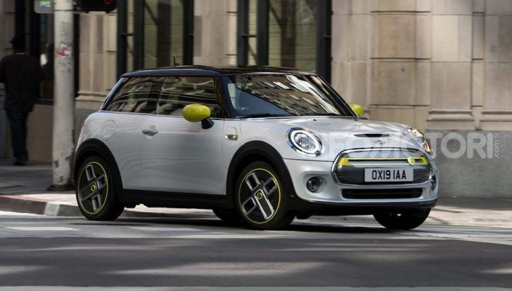 La Mini Cooper SE: autonomia, versioni e prezzo - Foto 4 di 7
