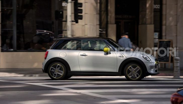 La Mini Cooper SE: autonomia, versioni e prezzo - Foto 6 di 7