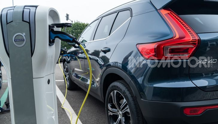 Volvo XC40 Recharge T5 Plug-in Hybrid: motori e prezzi - Foto 12 di 21