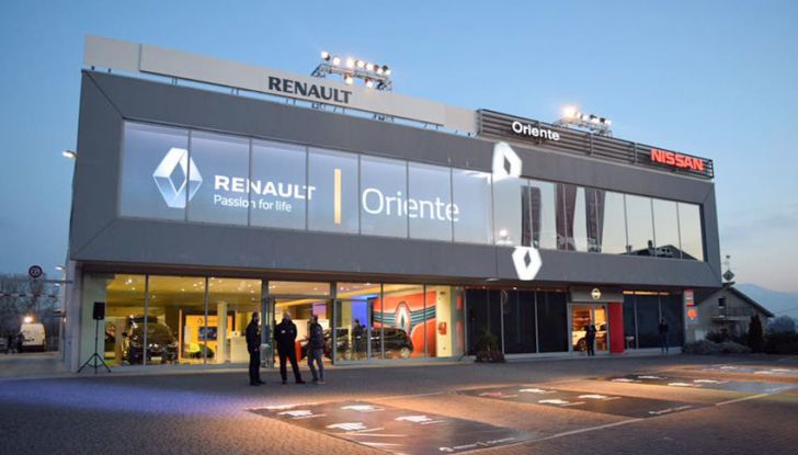 I concessionari auto vogliono riaprire - Foto 7 di 8