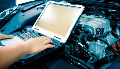 Come evitare l'officina in caso di guasto all'auto? Semplice: con un'app!