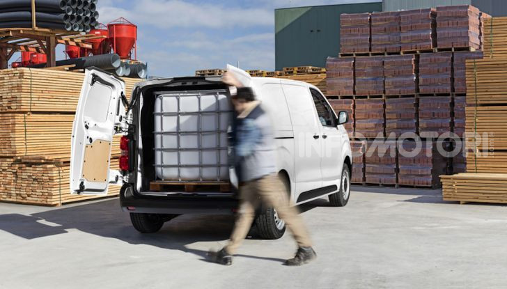 Citroen Ë-Jumpy, il nuovo veicolo commerciale elettrico di Stellantis - Foto 4 di 7