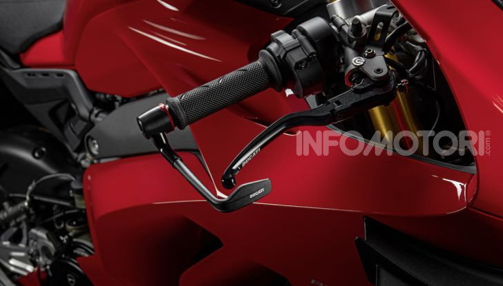 Ducati: arriva il pacchetto accessori Racing per la Panigale V4 - Foto 1 di 5