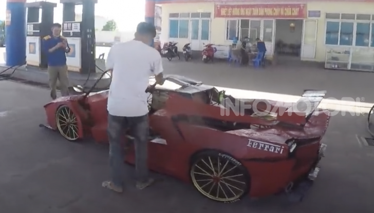 Dal Vietnam arriva la Ferrari FXX K Evo di cartone - Foto 6 di 10