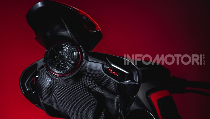 A giugno parte la produzione della MV Agusta Rush 1000 - Foto 1 di 10