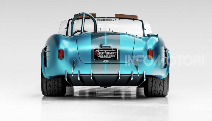 Nuova Shelby Cobra, replica ufficiale di Superperformance - Foto 8 di 11