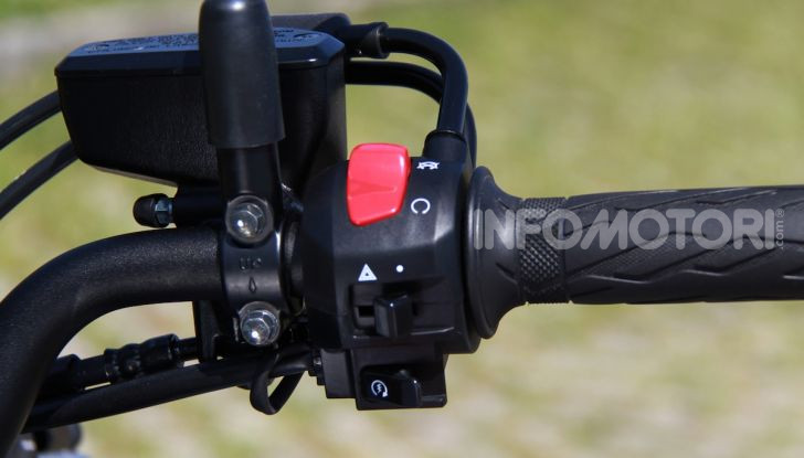 Test ride Suzuki Katana Jindachi: la naked che unisce potenza ed eleganza - Foto 15 di 40