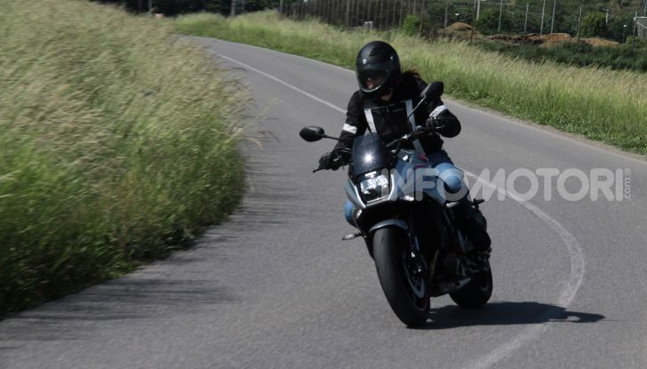 Test ride Suzuki Katana Jindachi: la naked che unisce potenza ed eleganza - Foto 24 di 40