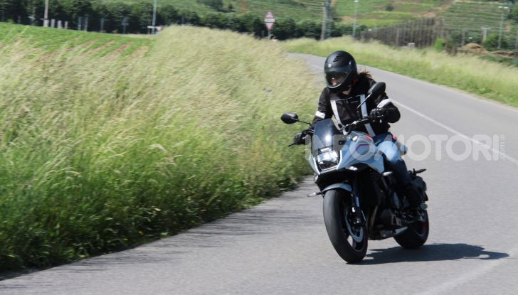 Test ride Suzuki Katana Jindachi: la naked che unisce potenza ed eleganza - Foto 25 di 40