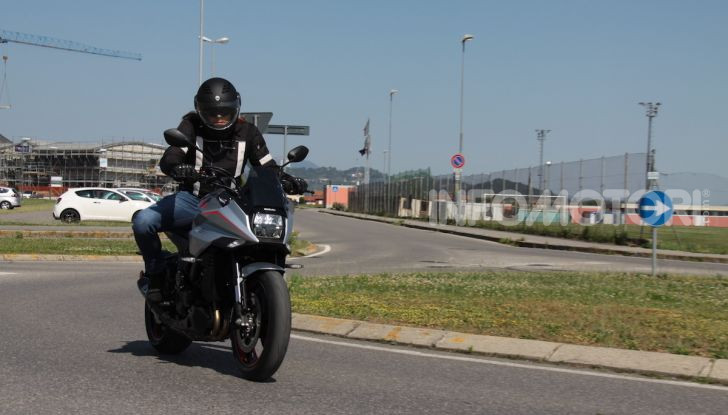 Test ride Suzuki Katana Jindachi: la naked che unisce potenza ed eleganza - Foto 34 di 40