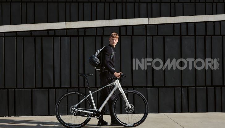 BMW e Mini firmano una nuova linea di monopattini, bici ed e-bike - Foto 15 di 21