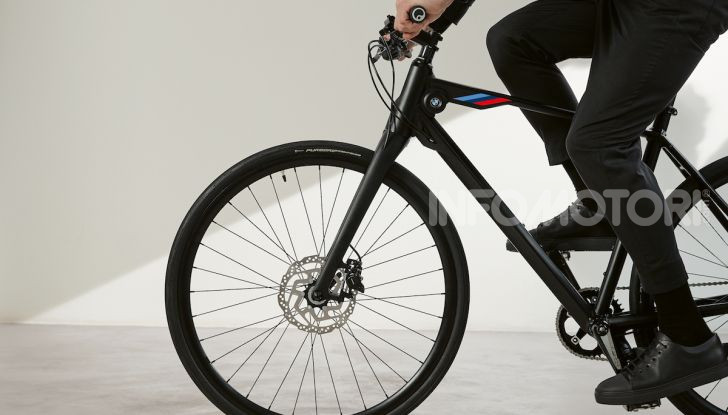 BMW e Mini firmano una nuova linea di monopattini, bici ed e-bike - Foto 19 di 21