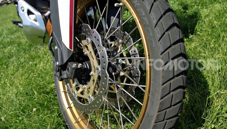 [VIDEO] Prova Honda Africa Twin 1100 Adventure Sports: regina su strada e off-road - Foto 10 di 20