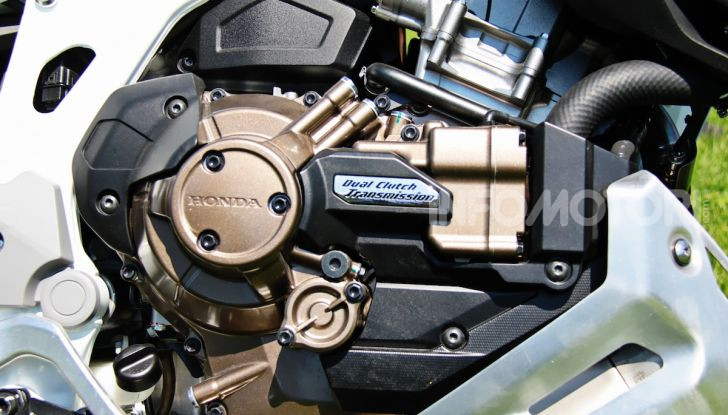 [VIDEO] Prova Honda Africa Twin 1100 Adventure Sports: regina su strada e off-road - Foto 15 di 20