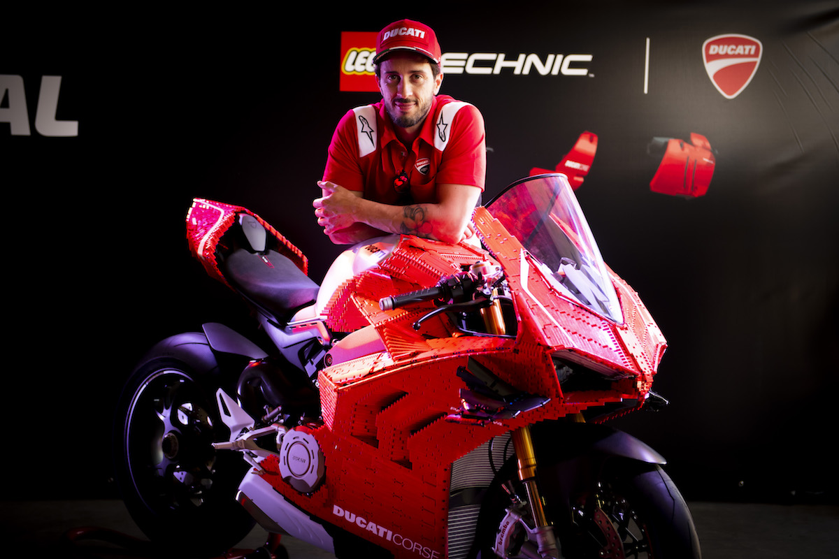 Lego Technic: una Ducati Panigale V4 R in scala 1:1 - Motociclismo