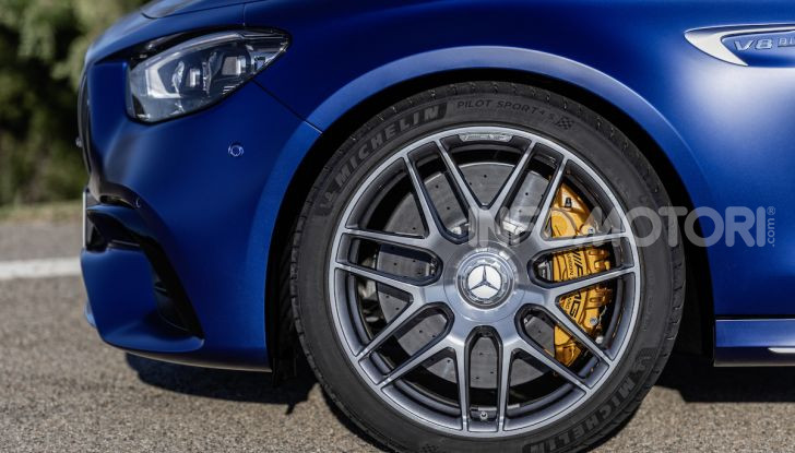 Mercedes-AMG E 63 4MATIC: berlina e station wagon fanno rima con prestazioni e comfort - Foto 27 di 51