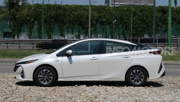 [VIDEO] Toyota Prius Plug-in Hybrid: test drive, autonomia, prestazioni - Foto 2 di 36