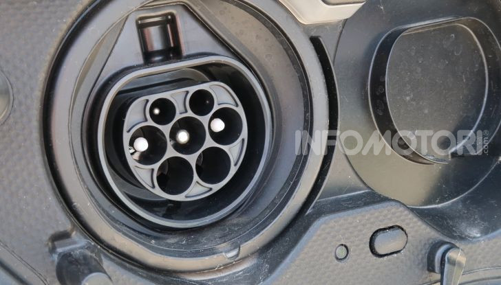 [VIDEO] Toyota Prius Plug-in Hybrid: test drive, autonomia, prestazioni - Foto 12 di 36