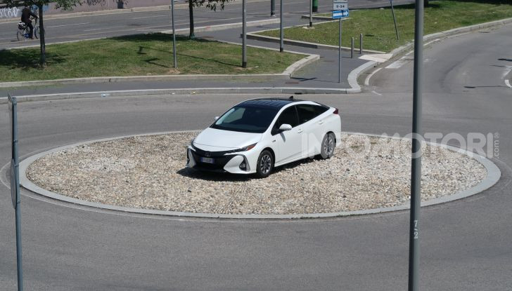 [VIDEO] Toyota Prius Plug-in Hybrid: test drive, autonomia, prestazioni - Foto 14 di 36