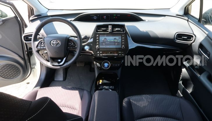 [VIDEO] Toyota Prius Plug-in Hybrid: test drive, autonomia, prestazioni - Foto 22 di 36