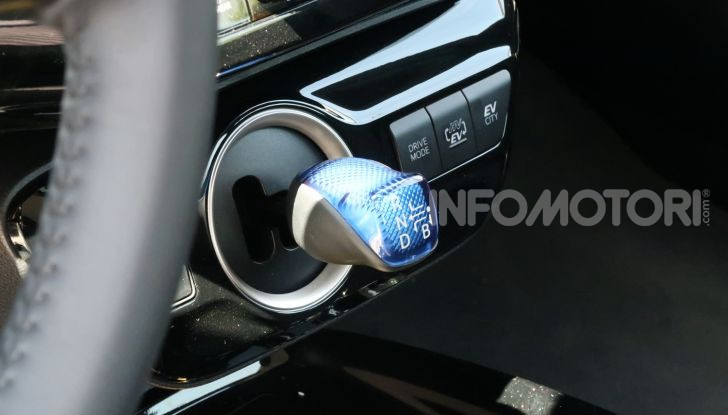 [VIDEO] Toyota Prius Plug-in Hybrid: test drive, autonomia, prestazioni - Foto 26 di 36