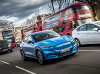 Effetto Tesla: Ford riduce il listino prezzi della Mustang Mach-E