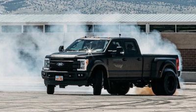 Ken Block mette di traverso un Ford F450 Super Duty!