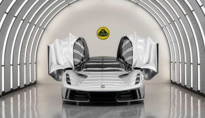 Lotus: dal 2021 addio ai motori a benzina e si passa all’elettrico