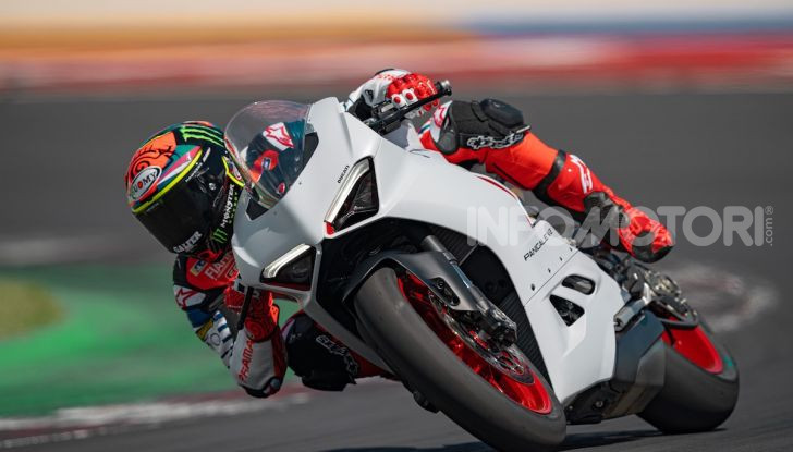 La Ducati Panigale V2 con nuova livrea White Rosso - Foto 5 di 9