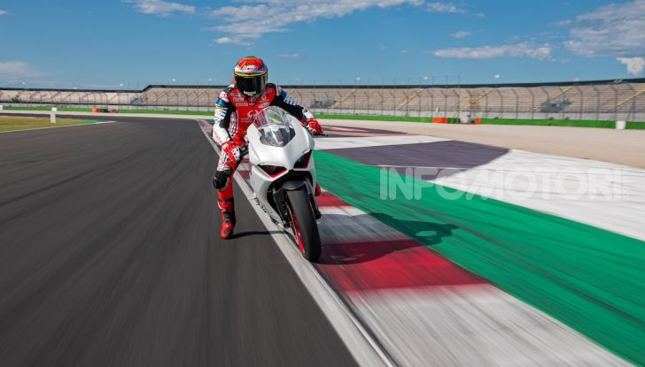 La Ducati Panigale V2 con nuova livrea White Rosso - Foto 7 di 9