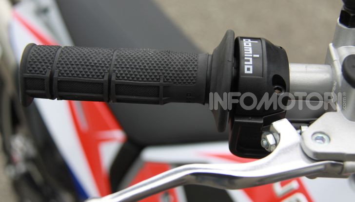 Prova Vent Scrambler 125: la piccola offroad adatta anche nel traffico - Foto 14 di 32