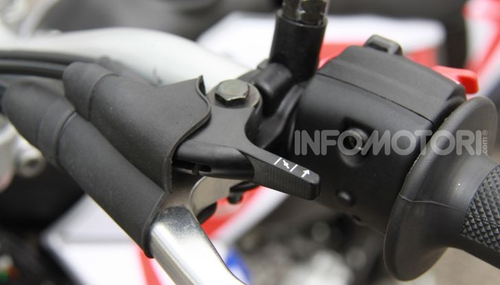 Prova Vent Scrambler 125: la piccola offroad adatta anche nel traffico - Foto 15 di 32