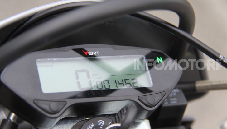 Prova Vent Scrambler 125: la piccola offroad adatta anche nel traffico - Foto 16 di 32