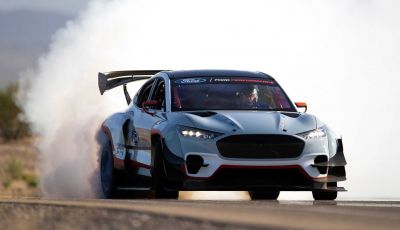 Ford Mustang Mach-E 1400: sette motori elettrici e 1419 cavalli!