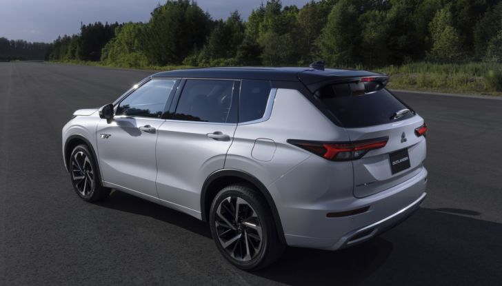 Mitsubishi Outlander PHEV 2021: le novità in vista - Foto 2 di 12