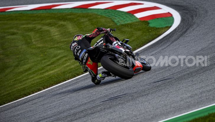 Aprilia Tuono V4 X: la hypermotard nata per la pista - Foto 5 di 12