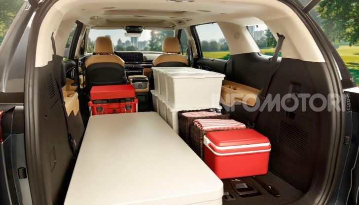 Kia Carnival 2020: il mini van che si sente un SUV - Foto 1 di 11