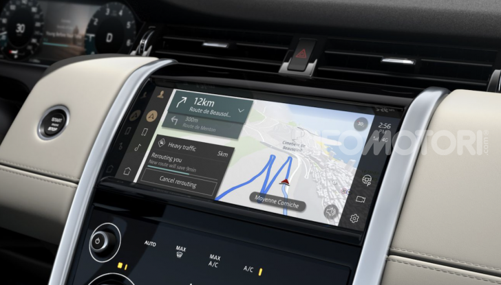 Land Rover Discovery Sport: arriva anche la versione Black - Foto 3 di 9