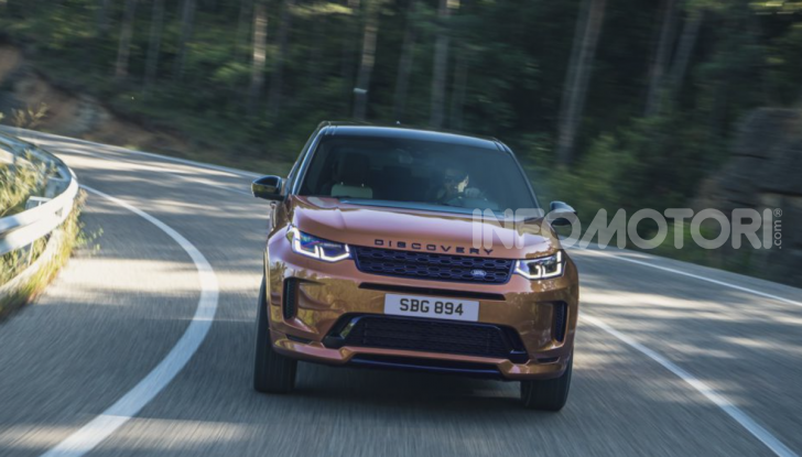 Land Rover Discovery Sport: arriva anche la versione Black - Foto 4 di 9