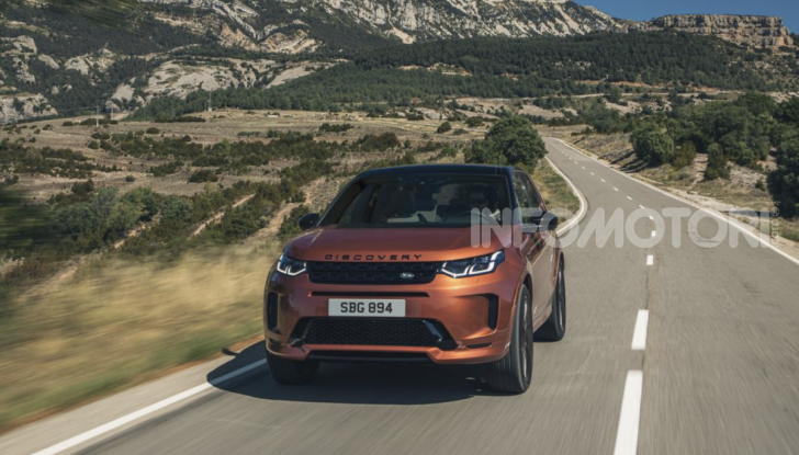 Land Rover Discovery Sport: arriva anche la versione Black - Foto 7 di 9