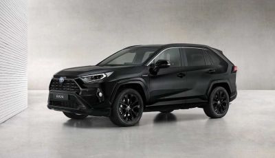 Toyota RAV4 Hybrid: total black per sembrare più aggressiva