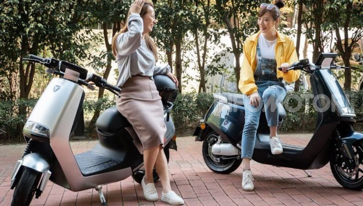 Ascoltare musica con l’interfono: pratica accettata o pericolosa? - Foto 19 di 19