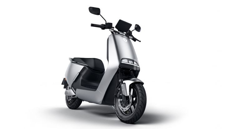 Ascoltare musica con l’interfono: pratica accettata o pericolosa? - Foto 18 di 19