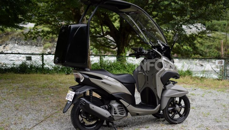 Yamaha Tricity diventa uno scooter da campeggio - Foto 1 di 9
